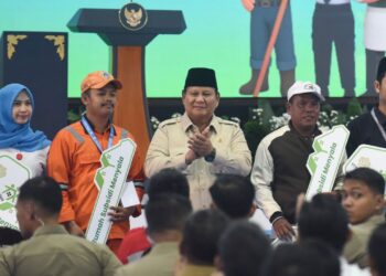 Presiden Prabowo menyampaikan apresiasi atas kerja keras semua pihak. “Ini adalah prestasi membanggakan, bukti nyata kolaborasi untuk memberi tempat tinggal yang layak bagi rakyat Indonesia,”