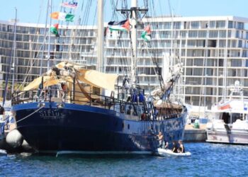 “Misi Kemanusiaan ke Gaza: Kapal Global Sumud Flotilla Kembali Berlayar Meski Dihadang Serangan Drone”