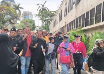 Kasus Ijazah Palsu Jokowi: Roy Suryo Penuhi Panggilan Polisi, Siap Tunjukkan Bukti