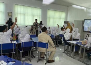 Prabowo Resmikan Smartboard Nasional: 75% Sekolah di Indonesia Sudah Tersentuh Digitalisasi